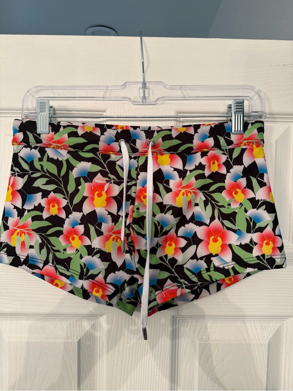 2xist Cabo Floral Square Cut Swim Trunks